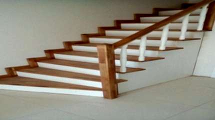 BETON ÜZERİ AHŞAP MERDİVENİ